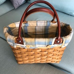 💛💙Longaberger Basket handbag💕